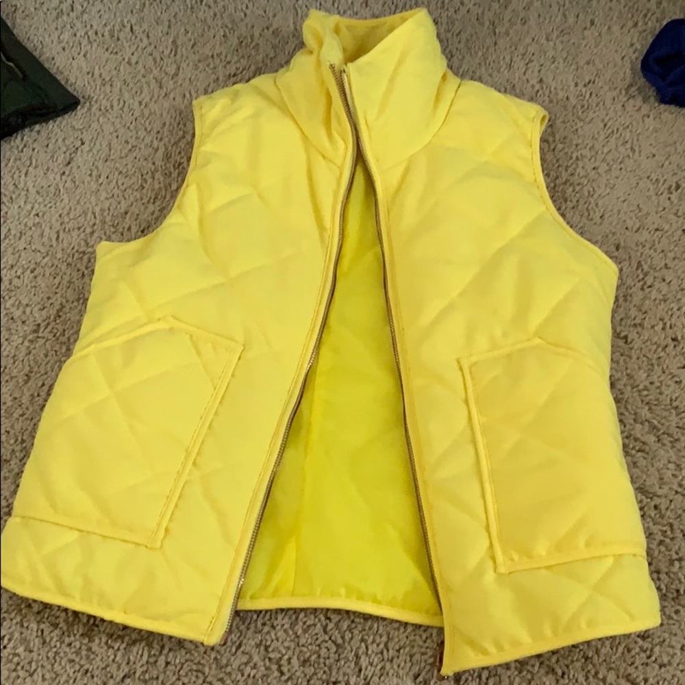Yellow vest